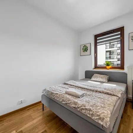 Modern 2Br Apartment Balcony Free Private Parking Warsaw Arkadia Apartment