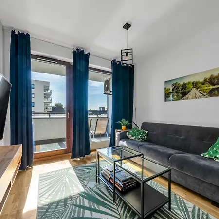 Modern 2br Balcony Free Private Parking Arkadia