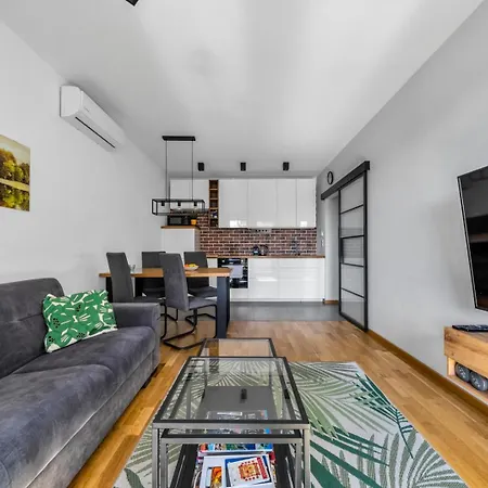 Modern 2Br Apartment Balcony Free Private Parking Warsaw Arkadia Varsóvia