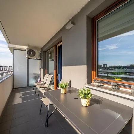 Modern 2br Balcony Free Private Parking Arkadia